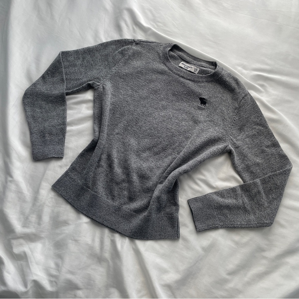 A&FITCH grey knit long sleeve crew neck sweater